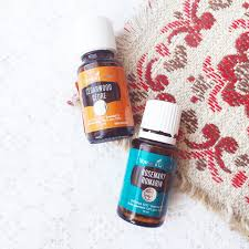 This image has an empty alt attribute; its file name is cedarwood-rosemary.jpg