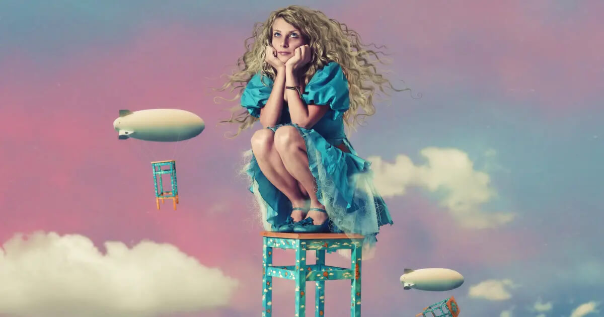 Surrealistische vrouw op kruk met zeppelins in een wolkachtige wereld symbool voor stille onrust en interne zoektocht