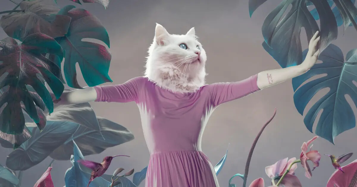 Surrealistische afbeelding van een vrouw met een kattenhoofd in een roze jurk, omringd door grote bladeren en kolibries – verbeelding van innerlijke werelden en stille kracht.