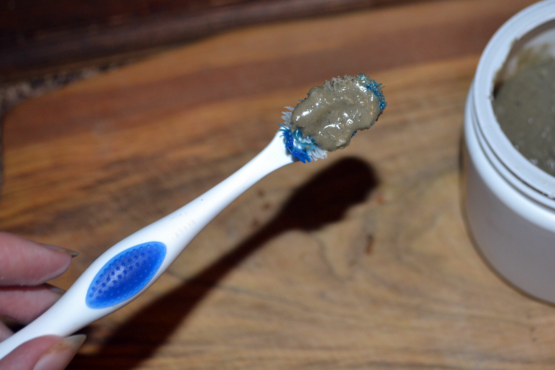 diy toothpaste recipe that works for sensitive teeth