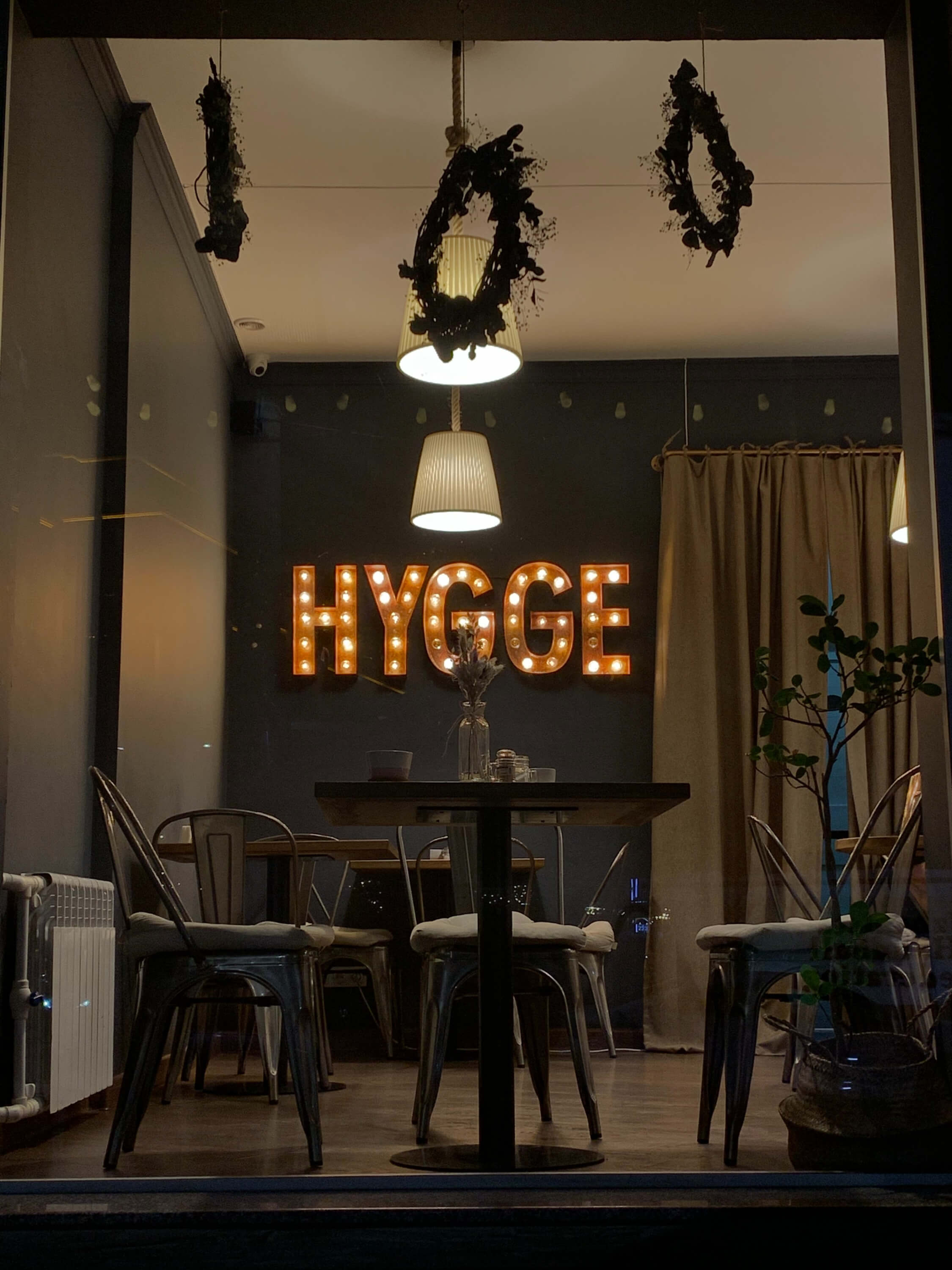 Hygge: Warm Lighting